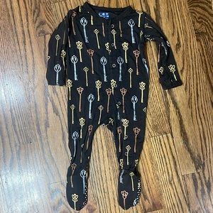 Kickee Pants key footsie